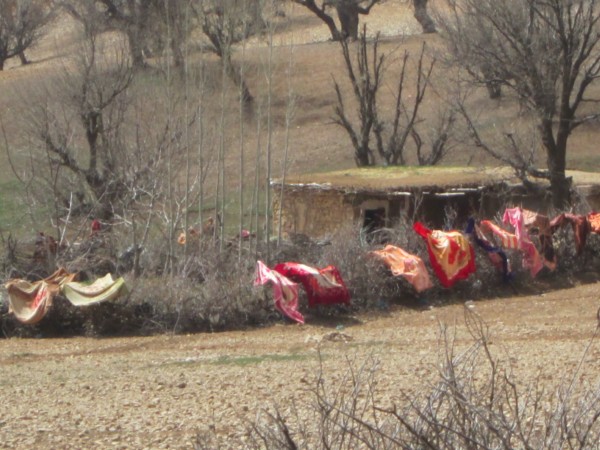 تصاويري از خانه تکانی به سبک روستا ها در ديشموك