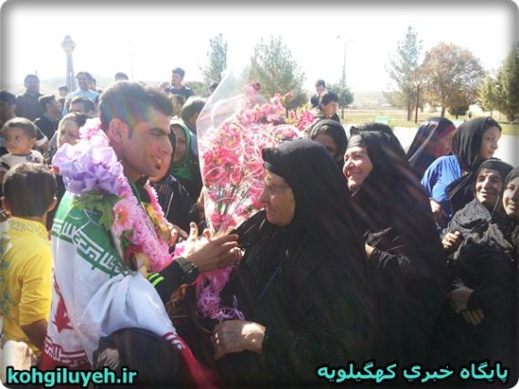 استقبال بی نظیر از اسماعیل دژه قهرمان دهدشتی تیم ملی ناشنوایان+ تصاویر
